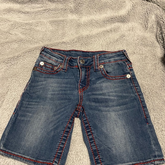 Boys True Religion shorts - Picture 3 of 6
